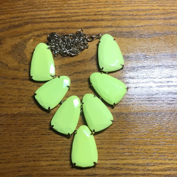 Neon yellow Harlow necklace - Picture 5 of 14